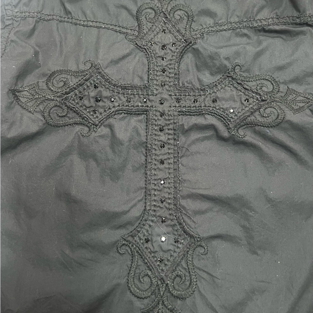 Black Roar snap up men’s dress shirt.